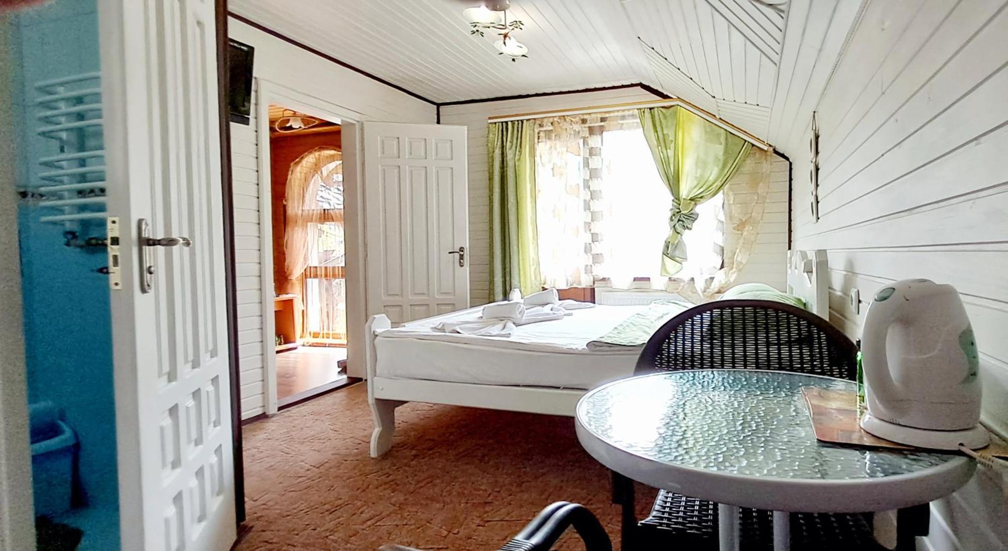 Girska Sonata Hotel & Apartments Mykulychyn Room photo